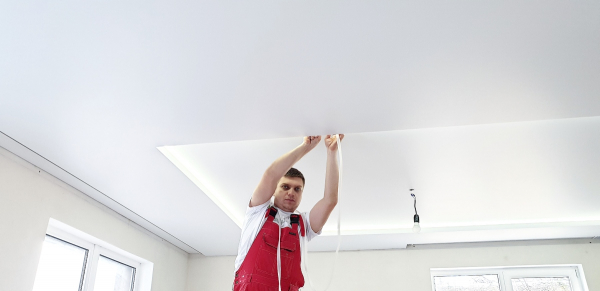 Натяжные потолки с подсветкой